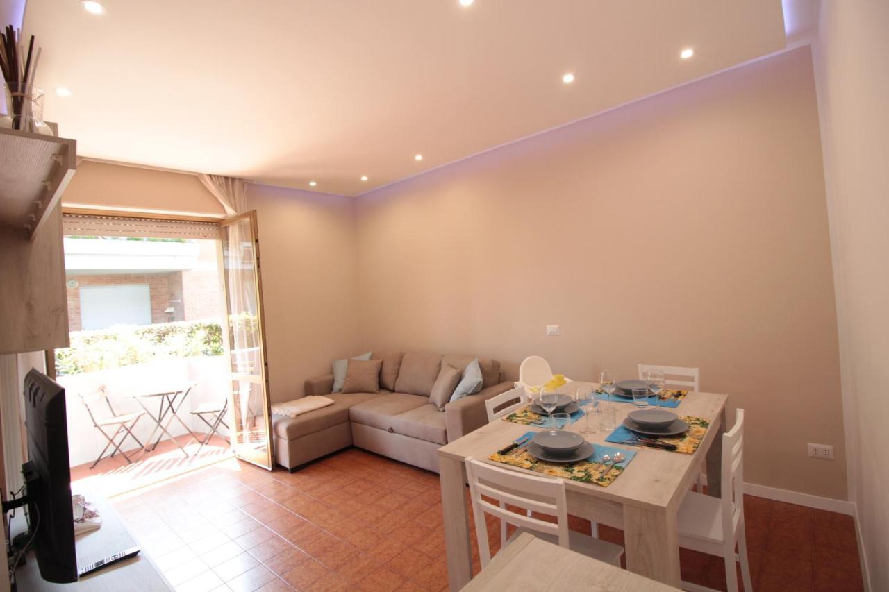 Beach House, 300 M Dal Mare, Marina Di Massa Exterior photo